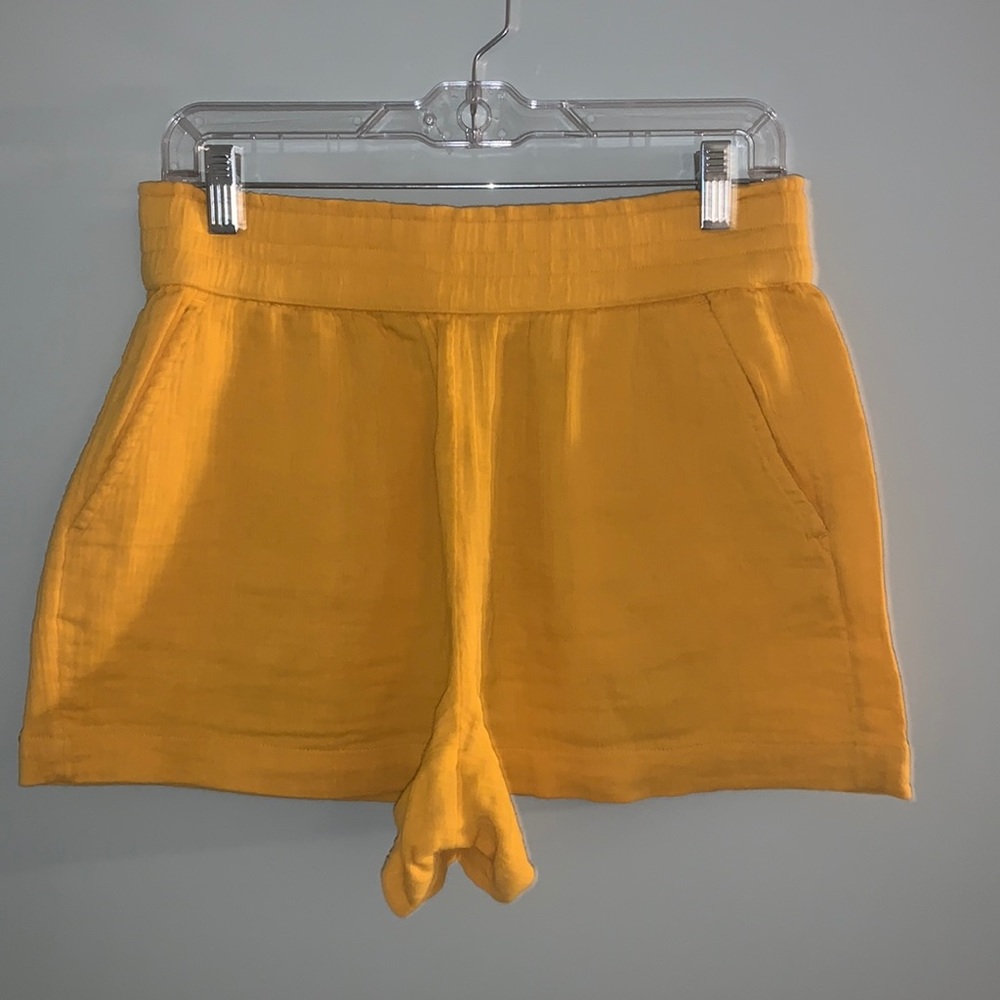 Loft Yellow Shorts Cinched Waist Pockets in Front and Back Size Small